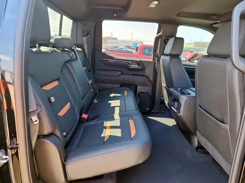 2025 GMC SIERRA K1500 AT4  