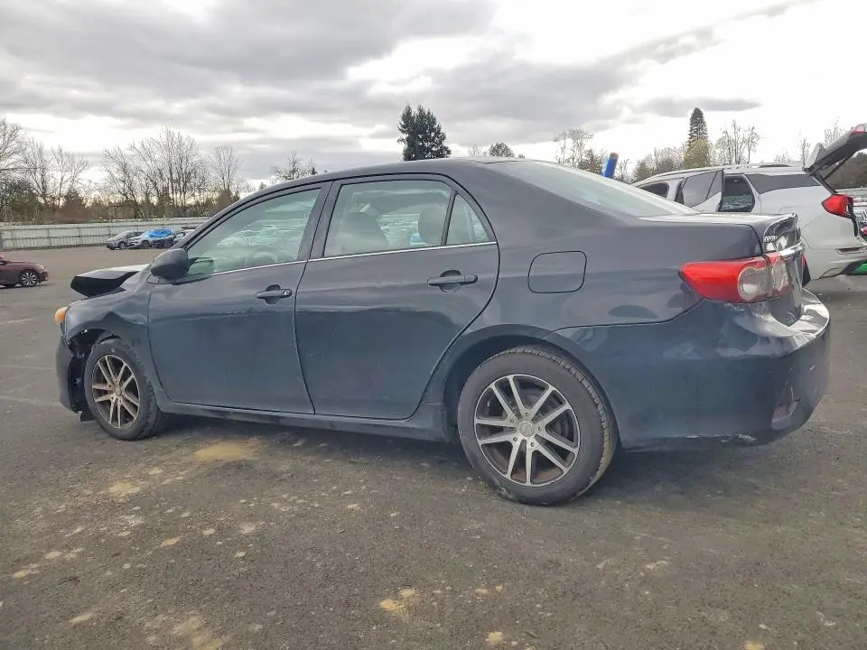2013 TOYOTA COROLLA LE  