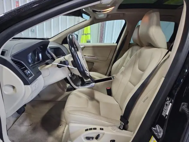 2016 VOLVO XC60 T6 PREMIER  