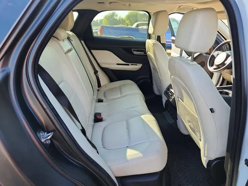 2017 JAGUAR F-PACE PRESTIGE  