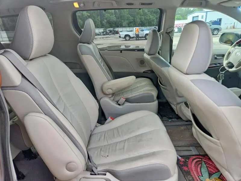 2011 TOYOTA SIENNA LIMITED 7-PASSENGER  