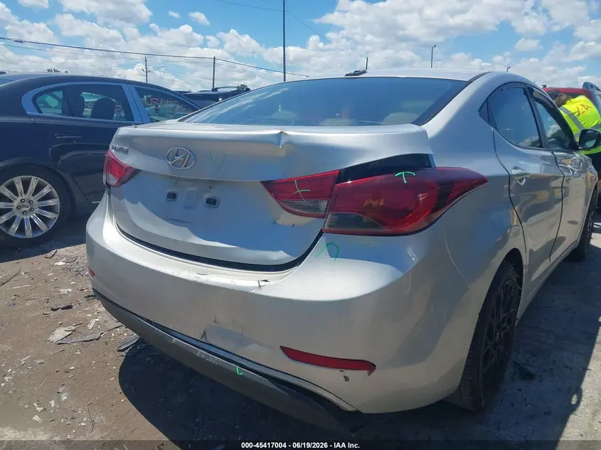 2016 HYUNDAI ELANTRA SE