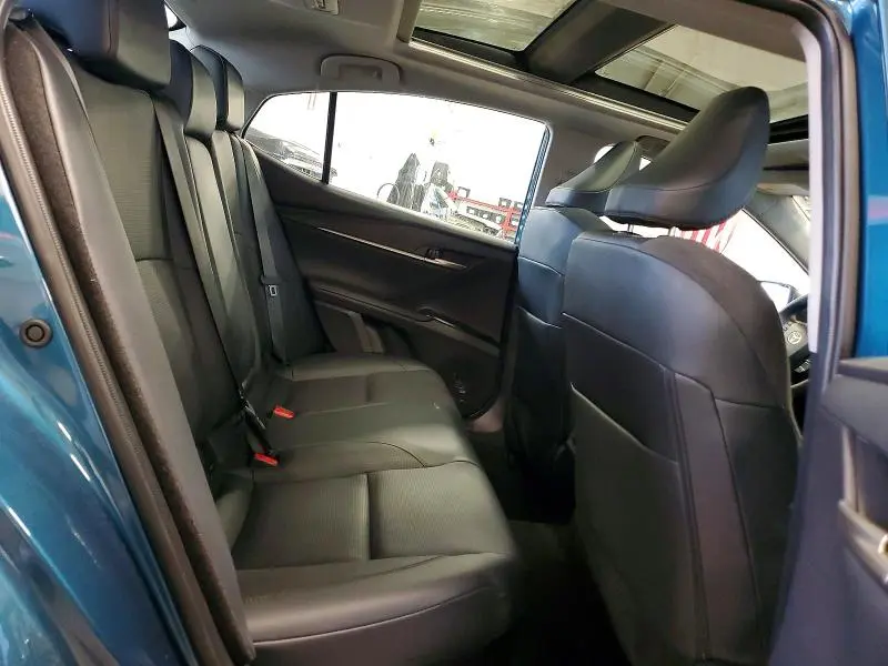 2025 TOYOTA CAMRY XLE  