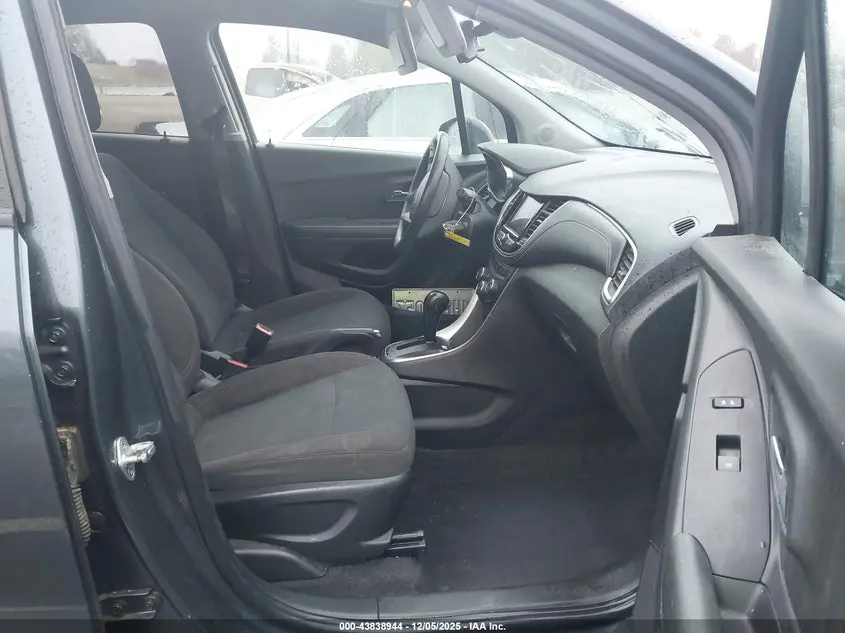 2022 CHEVROLET TRAX FWD LS