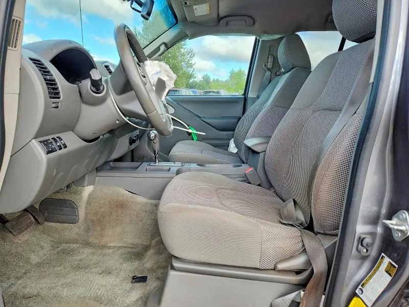 2017 NISSAN FRONTIER SV  