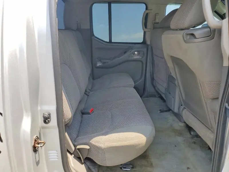 2014 NISSAN FRONTIER SV  