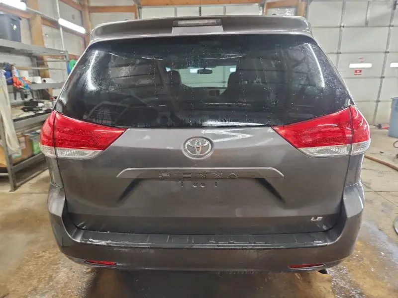 2012 TOYOTA SIENNA LE  