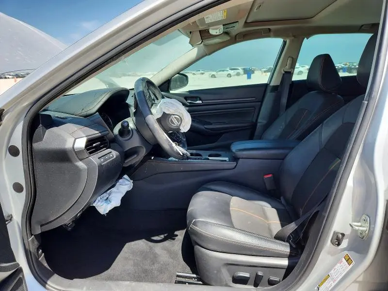 2019 NISSAN ALTIMA SR  