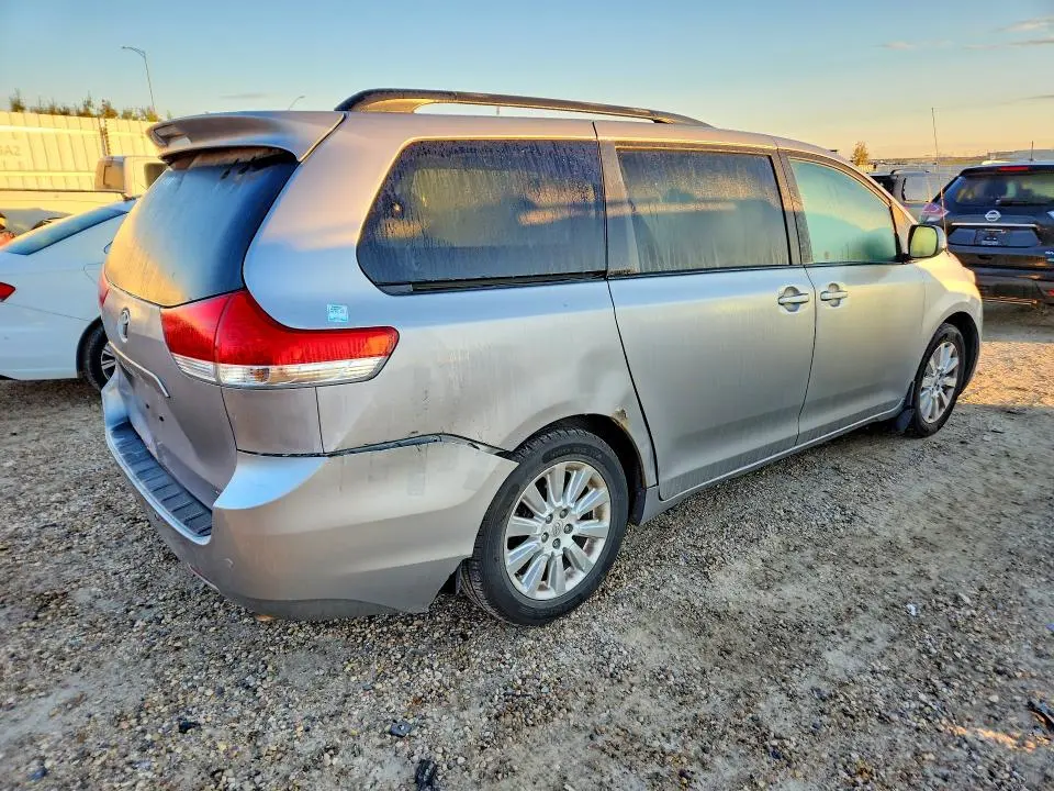 2011 TOYOTA SIENNA XLE 8-PASSENGER  