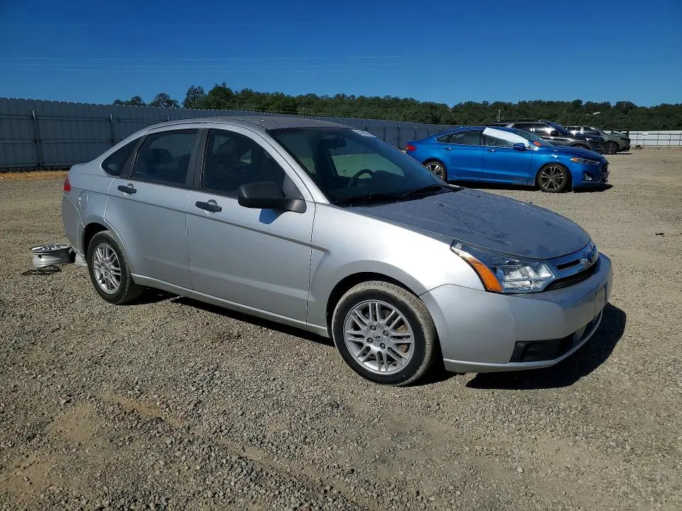 2010 FORD FOCUS SE  