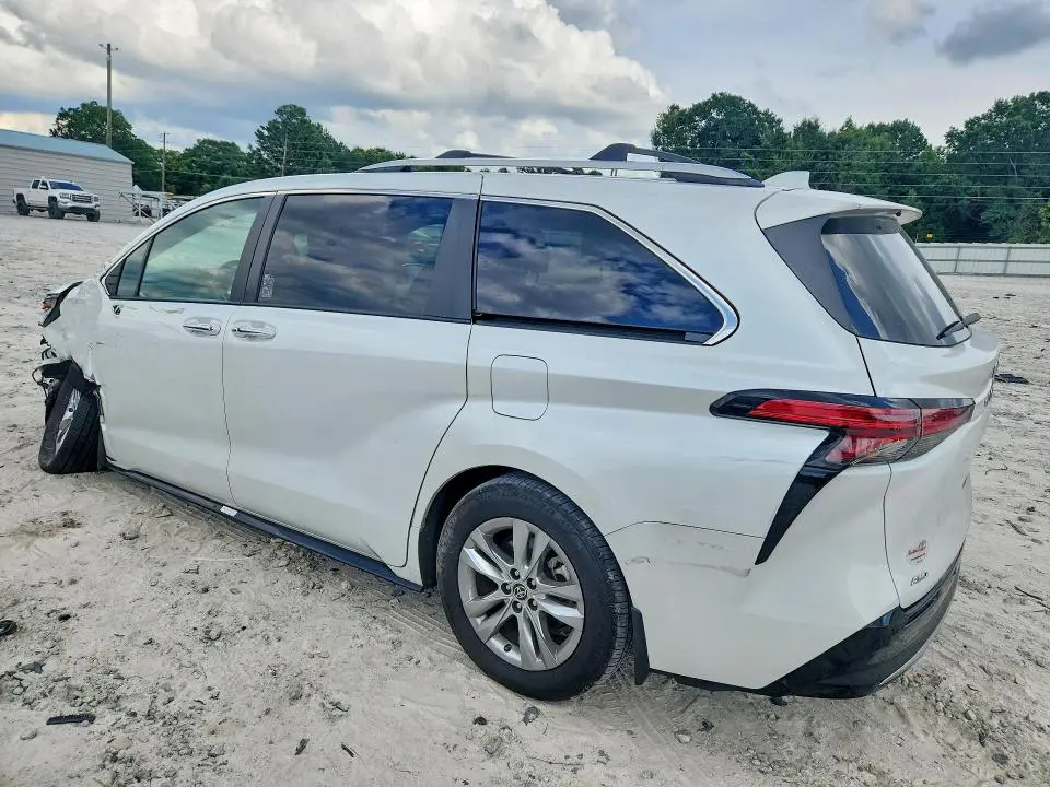 2022 TOYOTA SIENNA LIMITED 7-PASSENGER  
