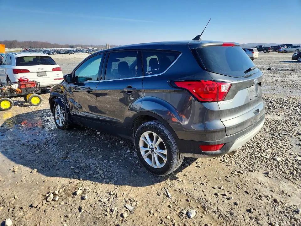 2019 FORD ESCAPE SE  