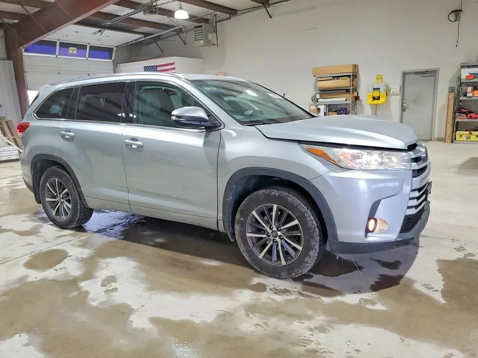 2018 TOYOTA HIGHLANDER XLE  