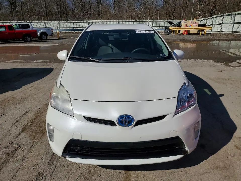 2013 TOYOTA PRIUS THREE  