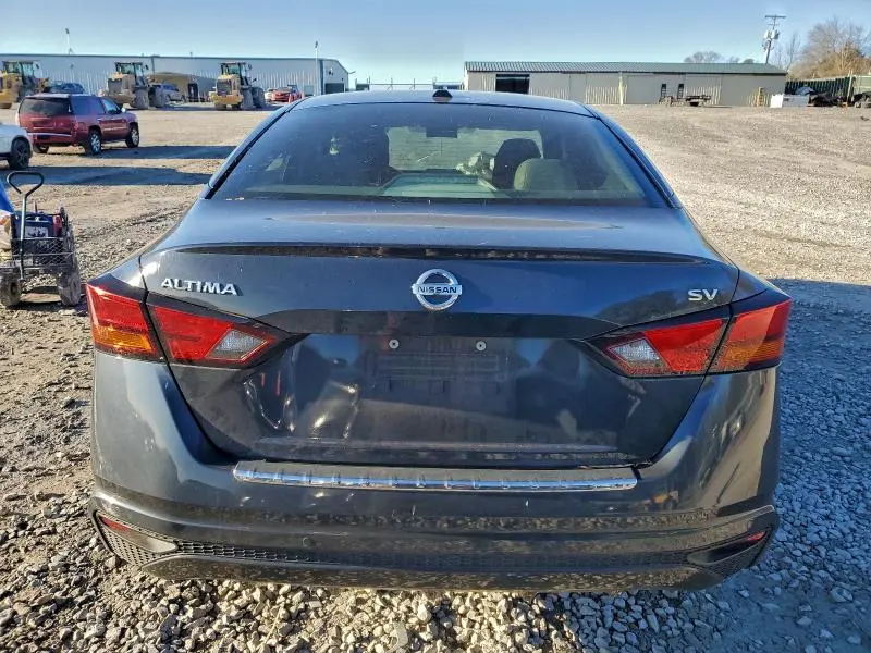 2022 NISSAN ALTIMA SV  