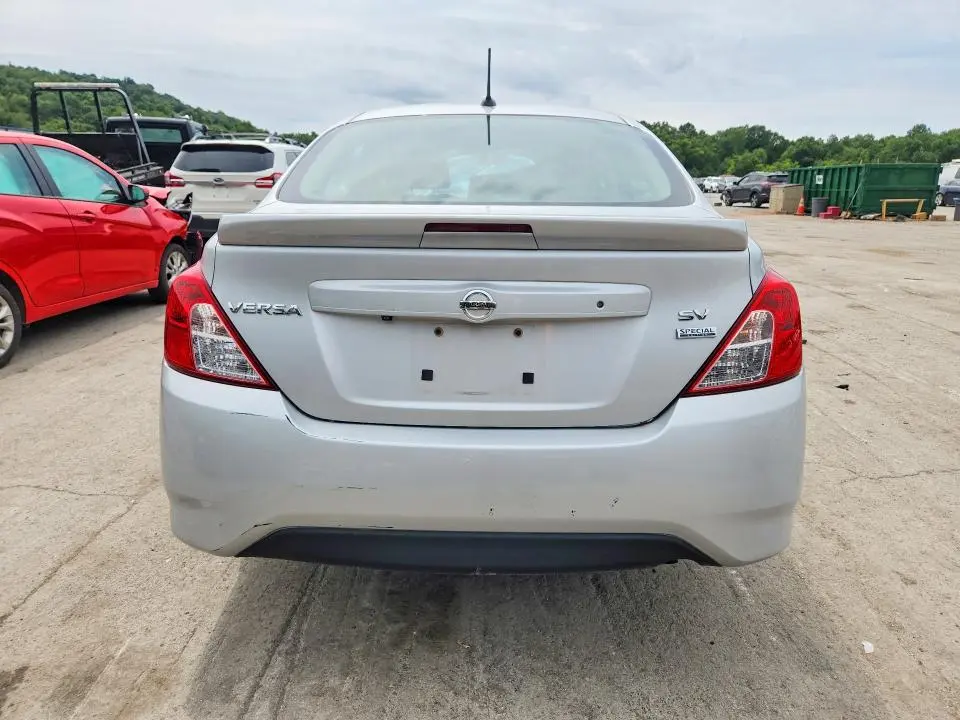 2019 NISSAN VERSA SV  