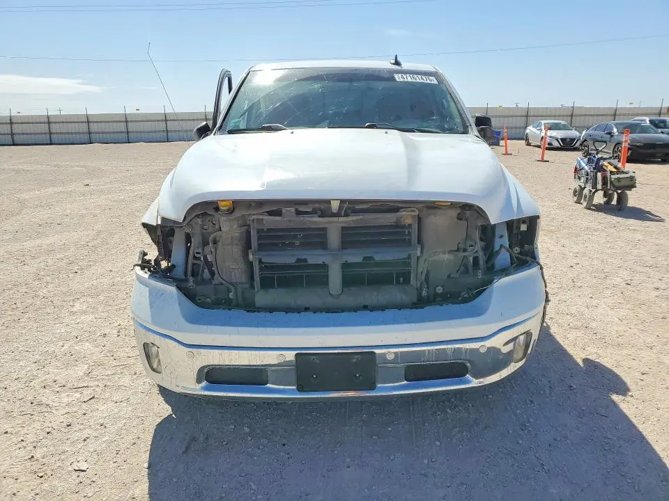 2017 RAM 1500 SLT  