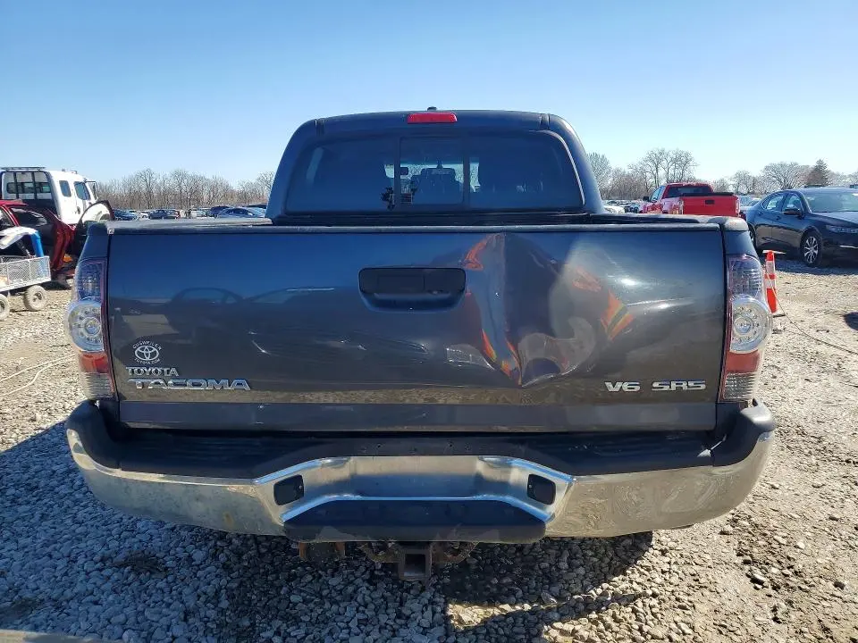 2011 TOYOTA TACOMA V6  