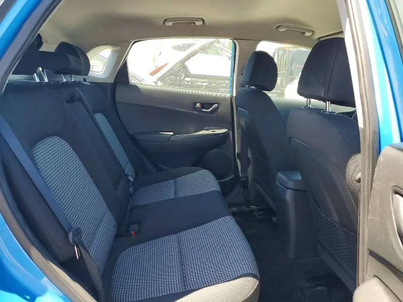 2020 HYUNDAI KONA SE  