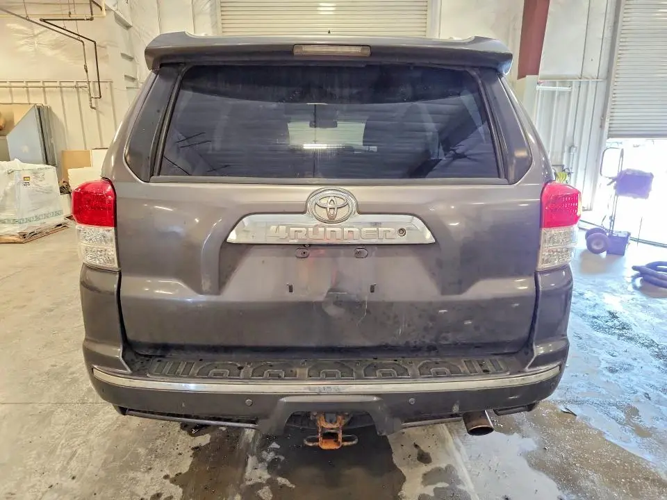 2013 TOYOTA 4RUNNER SR5  