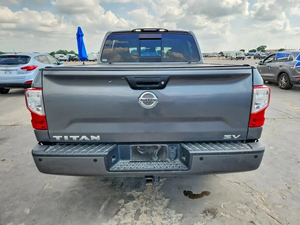 2018 NISSAN TITAN SV  