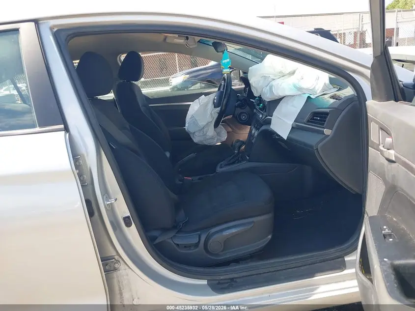 2019 HYUNDAI ELANTRA SE
