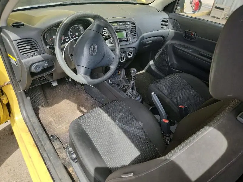 2010 HYUNDAI ACCENT GS  