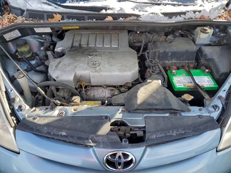 2010 TOYOTA SIENNA CE  