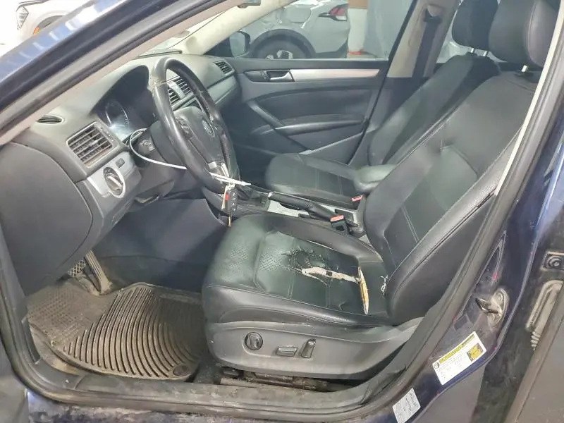 2013 VOLKSWAGEN PASSAT SE  