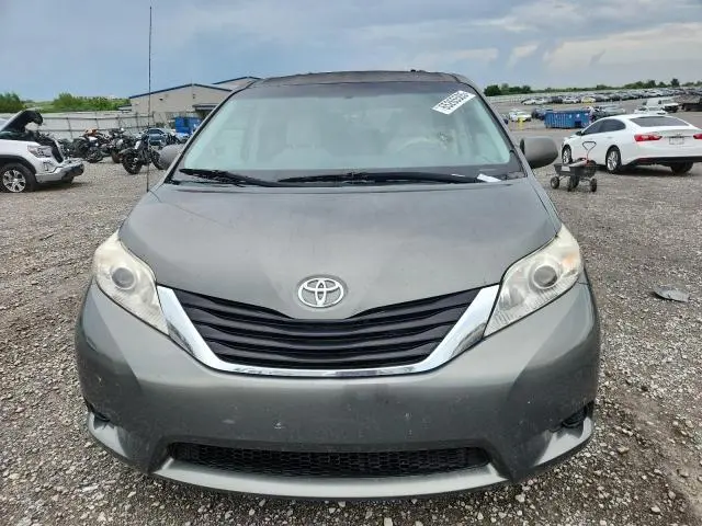 2011 TOYOTA SIENNA LE  