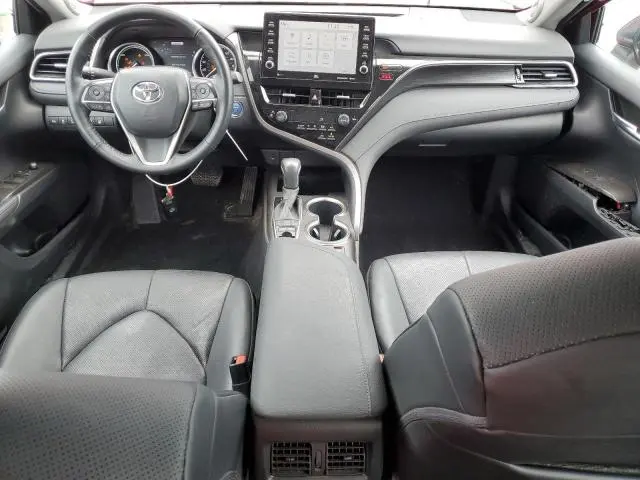 2022 TOYOTA CAMRY XLE  