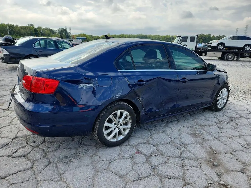 2013 VOLKSWAGEN JETTA SE  