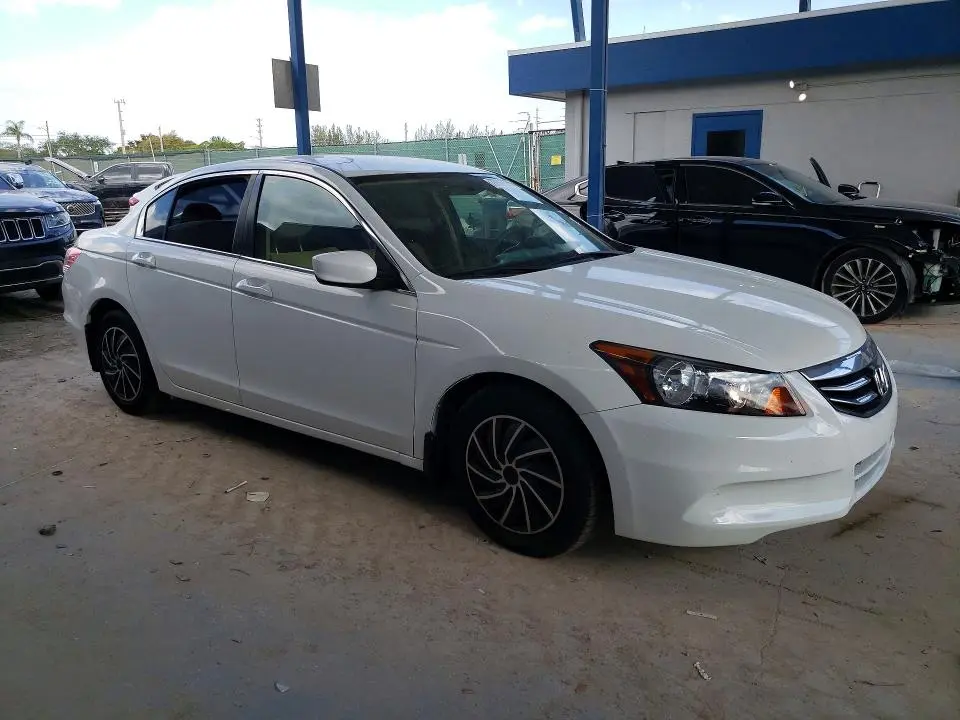 2011 HONDA ACCORD LX  