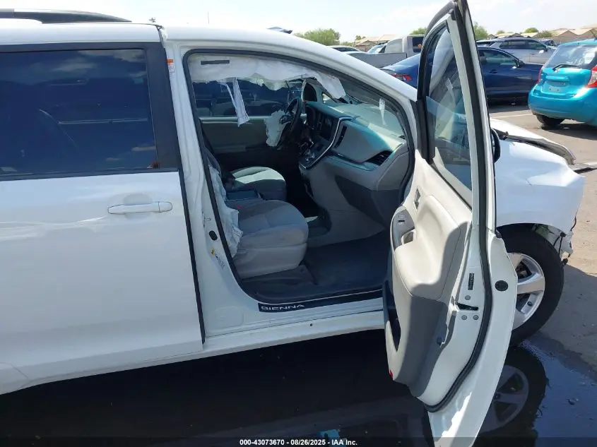 2015 TOYOTA SIENNA LE 8 PASSENGER