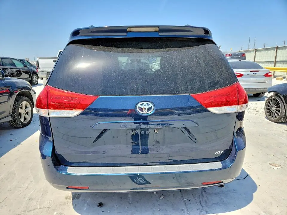 2011 TOYOTA SIENNA XLE 8-PASSENGER  