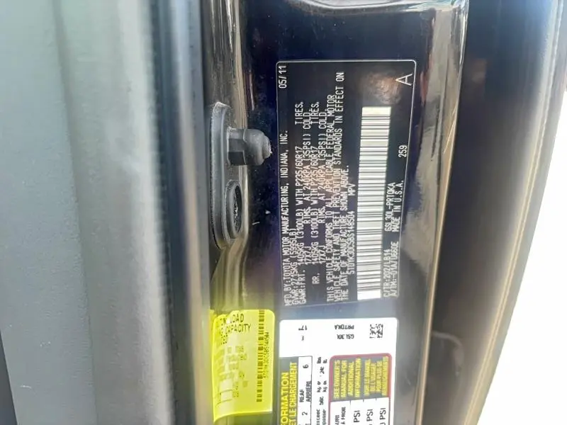 2011 TOYOTA SIENNA XLE  