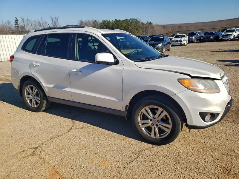 2011 HYUNDAI SANTA FE SE  
