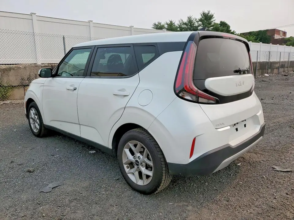 2023 KIA SOUL LX  