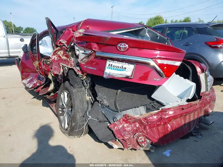 2016 TOYOTA CAMRY SE