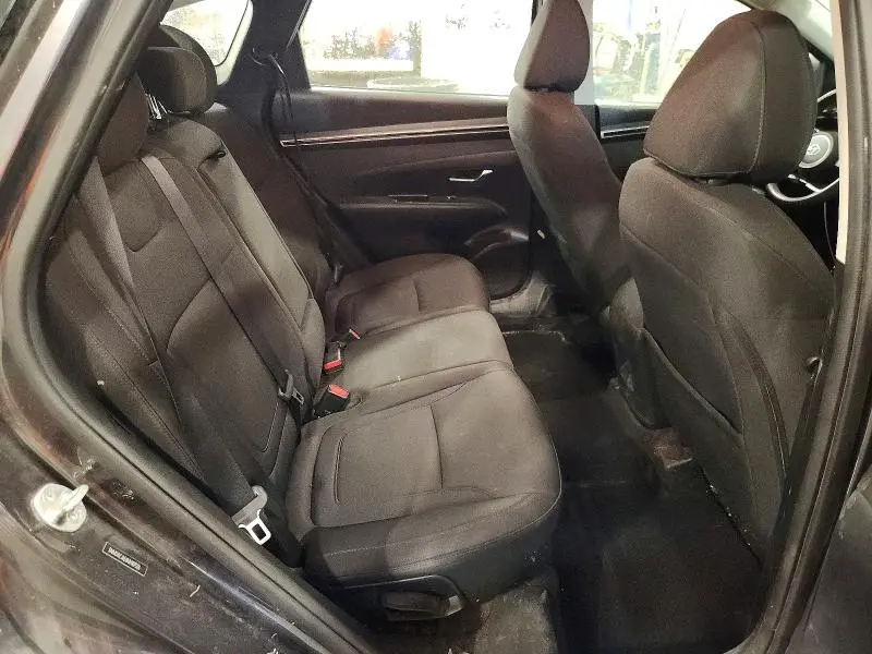 2022 HYUNDAI TUCSON SE  