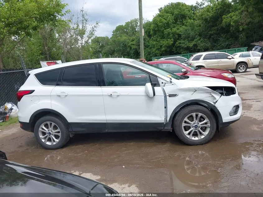2019 FORD ESCAPE SE