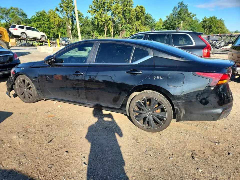 2022 NISSAN ALTIMA SR  