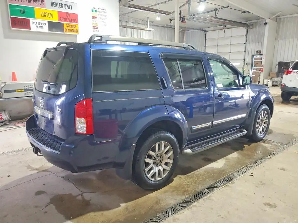 2011 NISSAN PATHFINDER S  