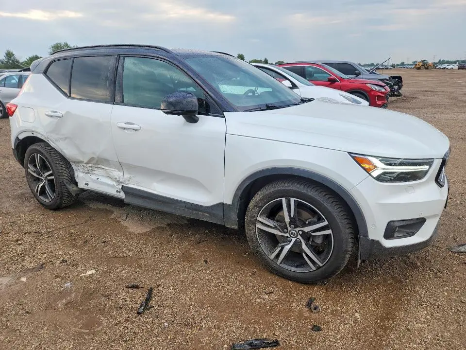 2019 VOLVO XC40 T5 R-DESIGN  