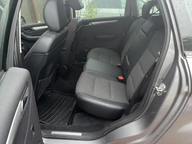 2011 MERCEDES-BENZ B200 T  