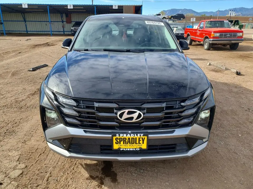 2025 HYUNDAI TUCSON SE  