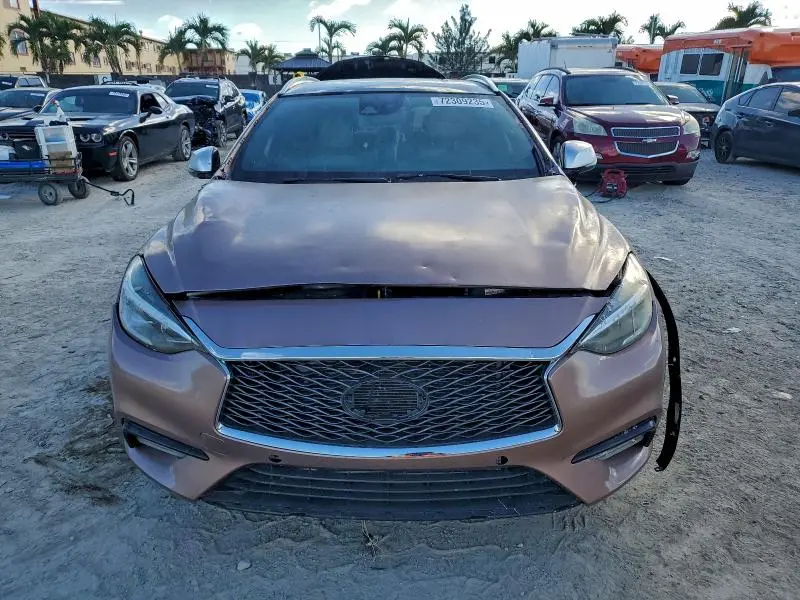 2017 INFINITI QX30 BASE  