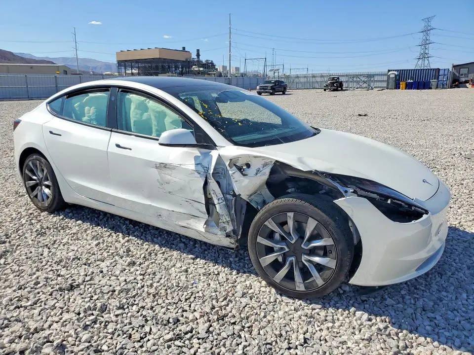 2024 TESLA MODEL 3   