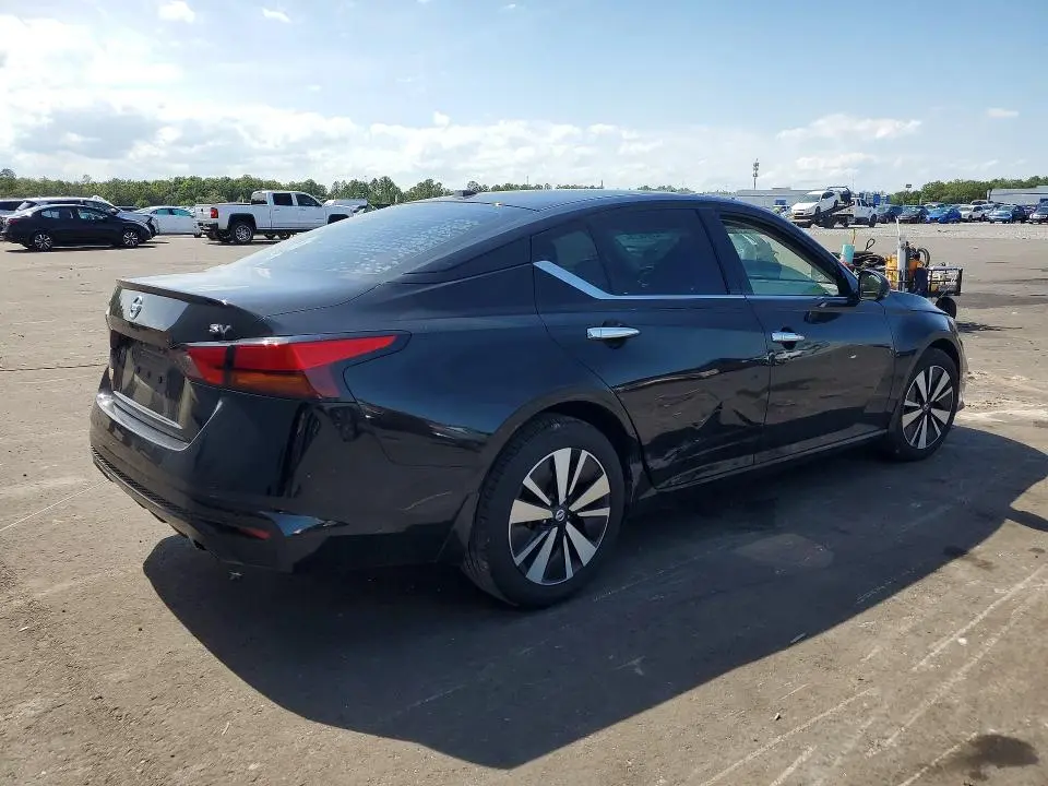 2019 NISSAN ALTIMA SV  