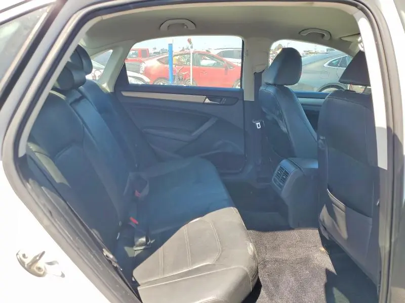 2014 VOLKSWAGEN PASSAT SE  